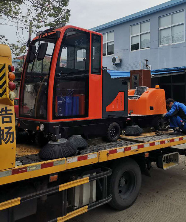 管件廠選購(gòu)掃地機(jī)GS1500和GS1900